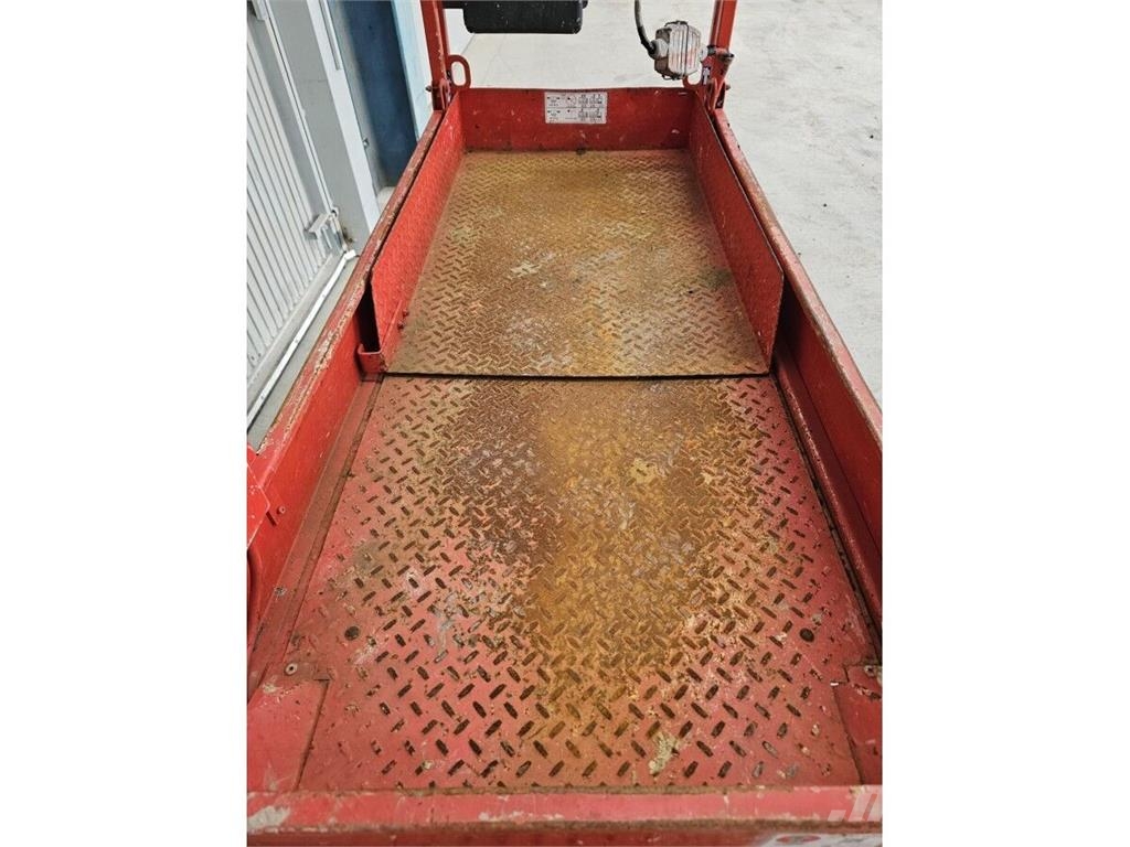 SkyJack SJ III 3219 رافعات مقصية الشكل