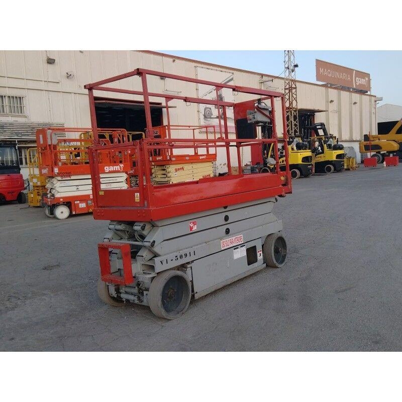 SkyJack SJIII-3220M رافعات مقصية الشكل