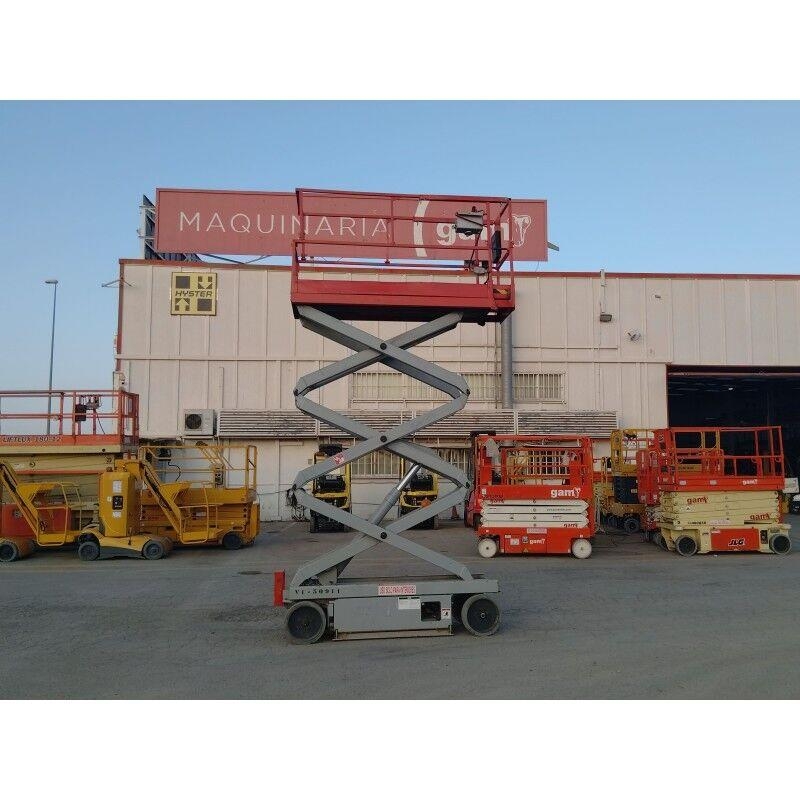 SkyJack SJIII-3220M رافعات مقصية الشكل