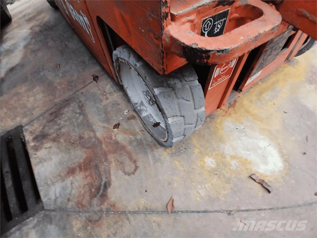 Snorkel S3219E رافعات مقصية الشكل