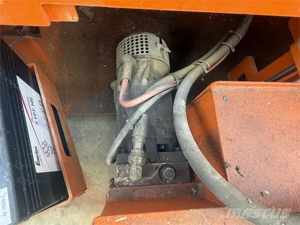 Snorkel S4732E رافعات مقصية الشكل