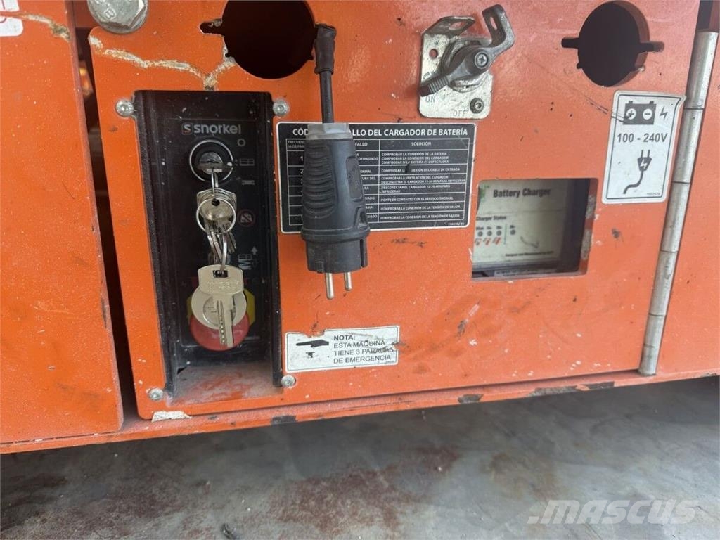 Snorkel S4732E رافعات مقصية الشكل