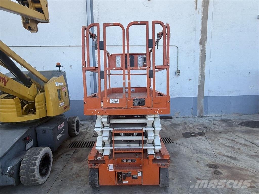 Snorkel S4732E رافعات مقصية الشكل