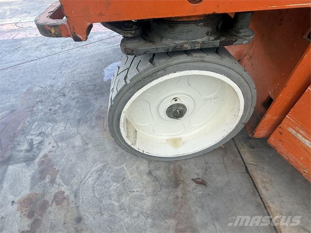 Snorkel S4732E رافعات مقصية الشكل