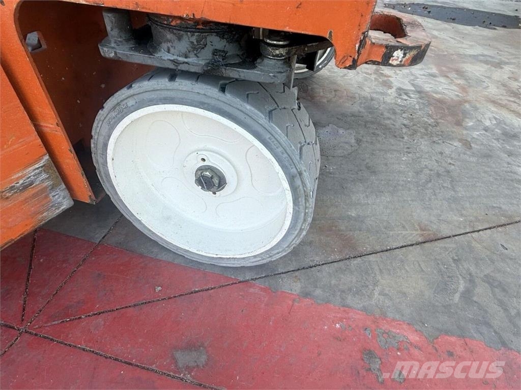 Snorkel S4732E رافعات مقصية الشكل