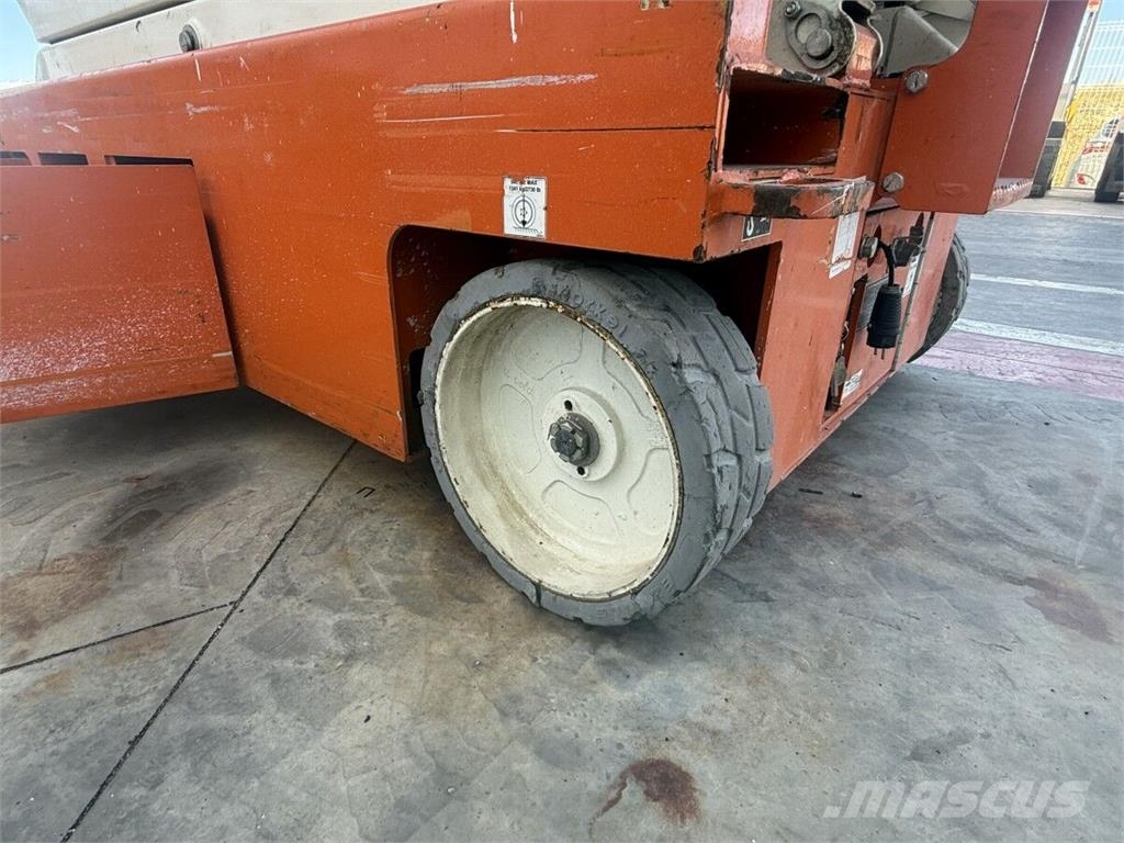 Snorkel S4732E رافعات مقصية الشكل