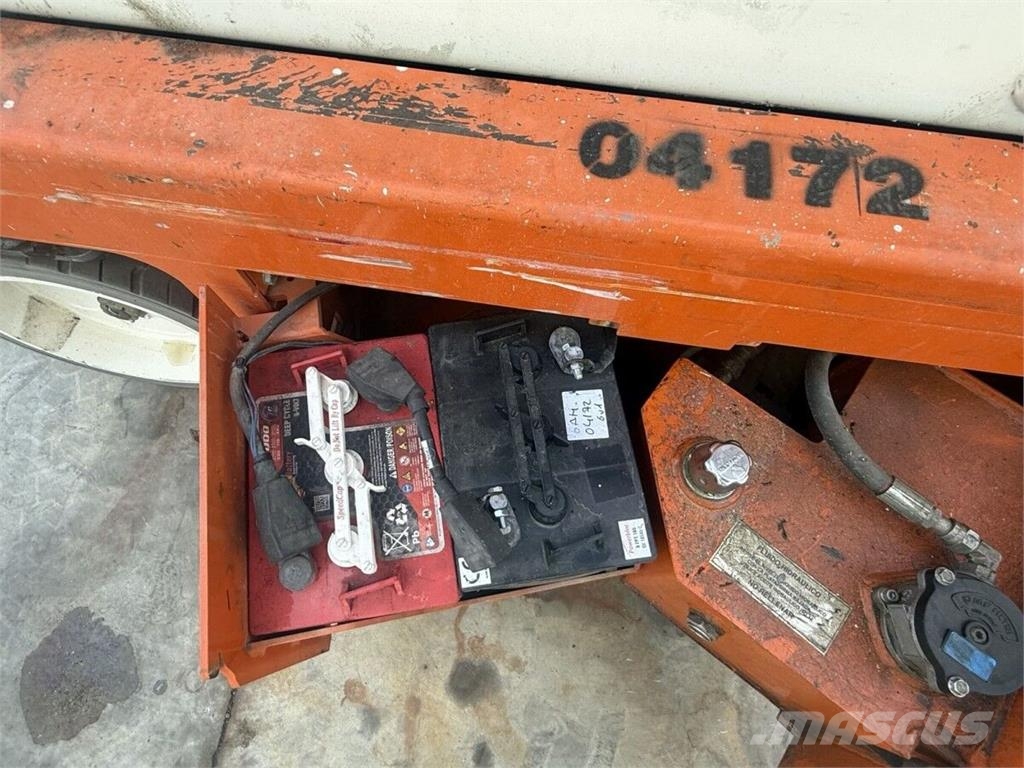 Snorkel S4732E رافعات مقصية الشكل