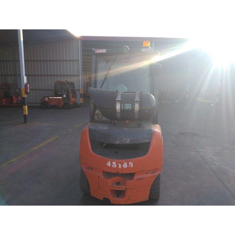 Toyota 02 – 8FGF25 LPG gaffeltrucks