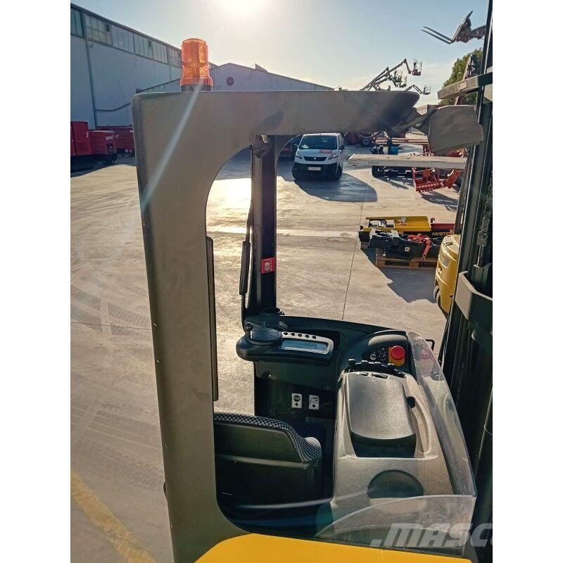 Yale MR14H Reach truck - depo içi istif araçları