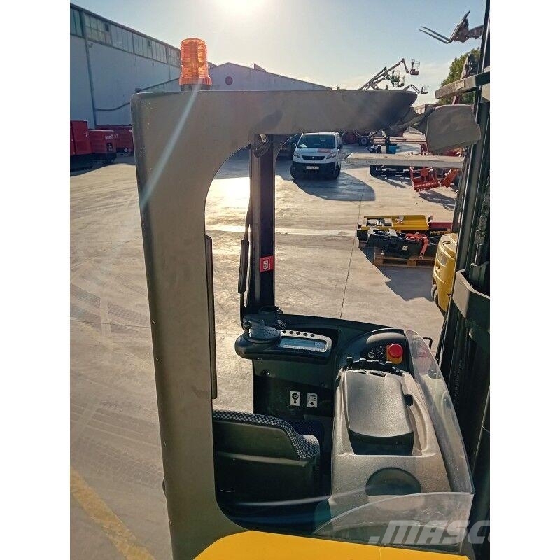 Yale MR14H Reach truck - depo içi istif araçları