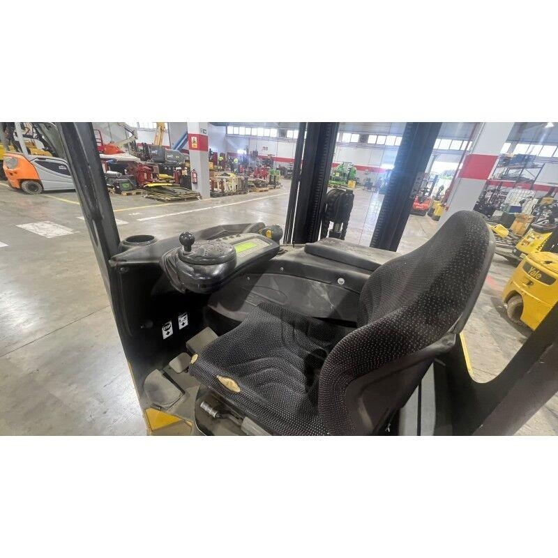 Yale MR16N Reach truck - depo içi istif araçları