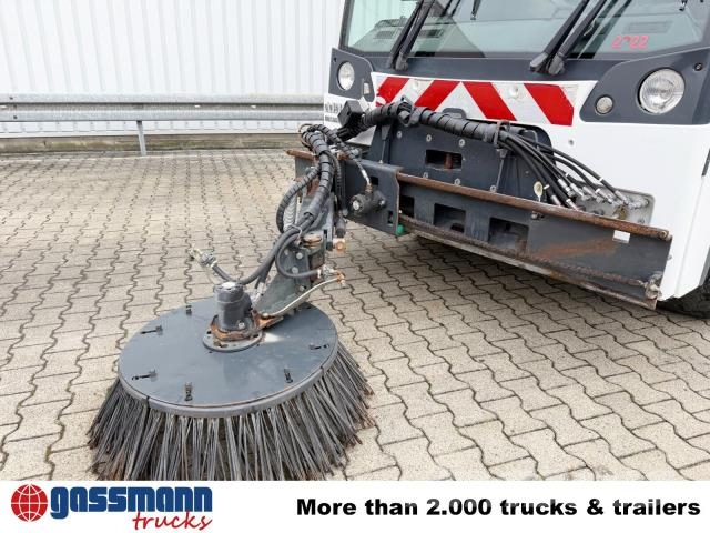Aebi MFH 5500, 4-Rad-Lenkung, 3-Besen, Hochentleerung, Fejemaskiner