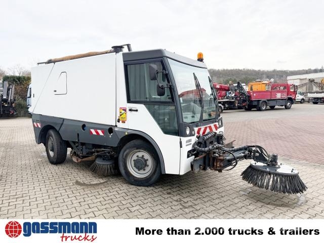 Aebi MFH 5500, 4-Rad-Lenkung, 3-Besen, Hochentleerung, Fejemaskiner