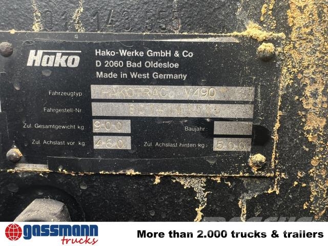 Hako V 490 mit Schneeschild und Ketten Muut koneet