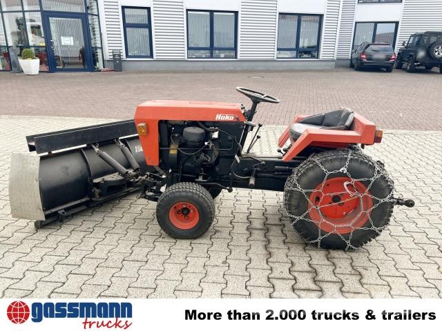 Hako V 490 mit Schneeschild und Ketten Muut koneet