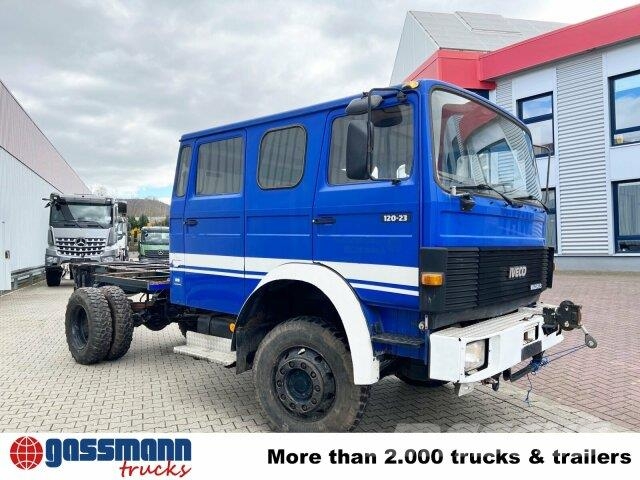 Iveco 120-23 AW 4x4 Doka, V8-Motor, Seilwinde 平板车