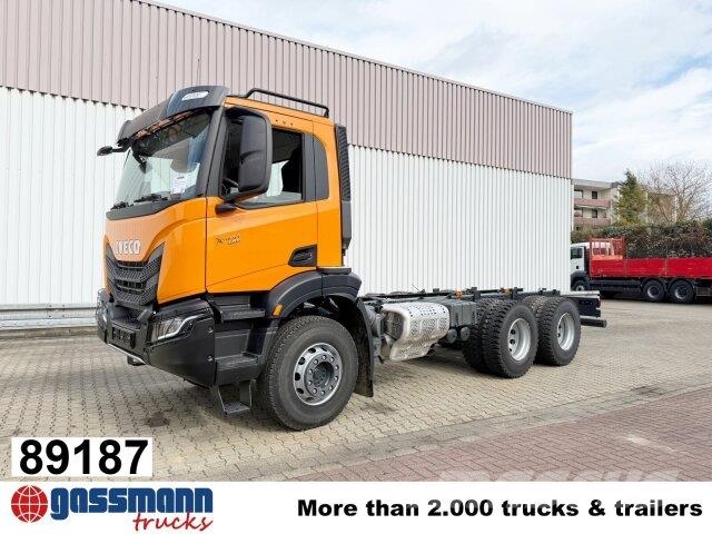 Iveco X-Way AD300X42Z 6x4, Motorabtrieb Camiones con chasís y cabina