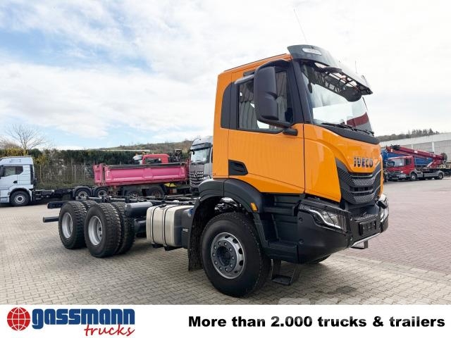 Iveco X-Way AD300X42Z 6x4, Motorabtrieb Camiones con chasís y cabina
