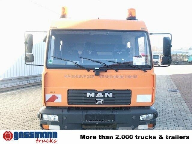 MAN LE 8.185 LC Doka 4x2 BB, 2x AHK Camiones plataforma