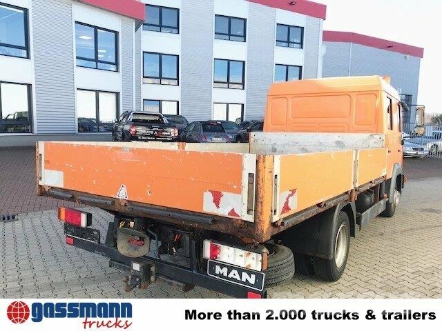 MAN LE 8.185 LC Doka 4x2 BB, 2x AHK Camiones plataforma