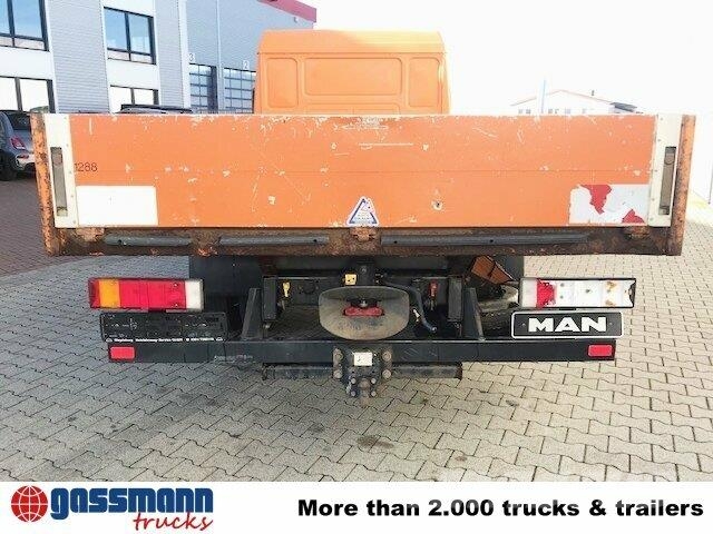 MAN LE 8.185 LC Doka 4x2 BB, 2x AHK Camiones plataforma