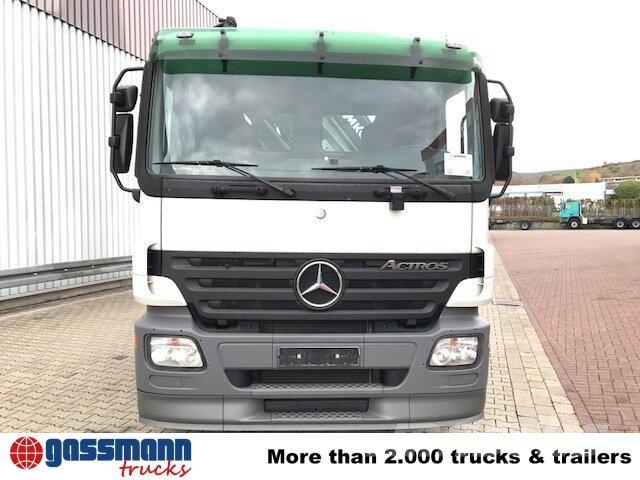Mercedes-Benz Actros 1836 LS 4x2 mit Kran MKG HLK 330HP Camiones tractor