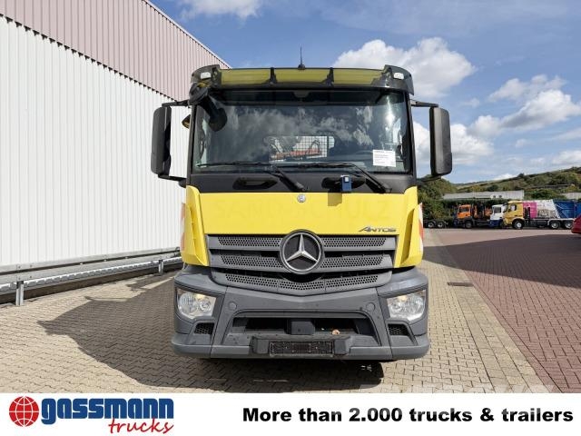 Mercedes-Benz Antos 1832 L 4x2, Heckkran Hiab 111BS-3 HiDuo, Vlačilci