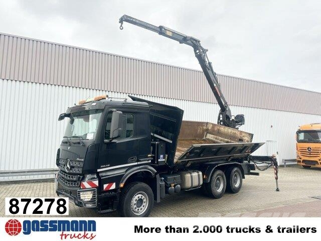 Mercedes-Benz Arocs 3345 K 6x4, Heckkran Hiab Jonsered 1300RS79, 덤프 트럭