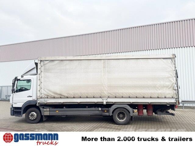 Mercedes-Benz Atego 1530 L 4x2 mit LBW Dhollandia Pritschenwagen/Pritschenwagen mit Seitenklappe