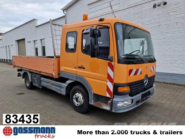 Mercedes-Benz Atego 815 4x2, 2x AHK Pritschenwagen/Pritschenwagen mit Seitenklappe