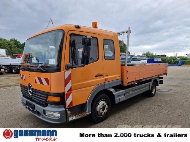 Mercedes-Benz Atego 815 4x2, 2x AHK Pritschenwagen/Pritschenwagen mit Seitenklappe