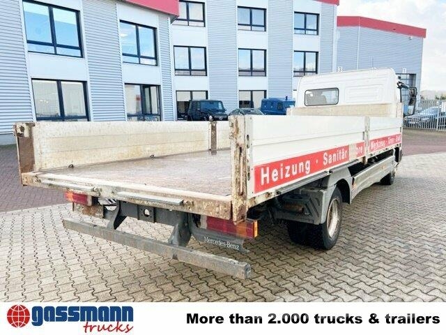 Mercedes-Benz Atego 818 4x2 Pritschenwagen/Pritschenwagen mit Seitenklappe