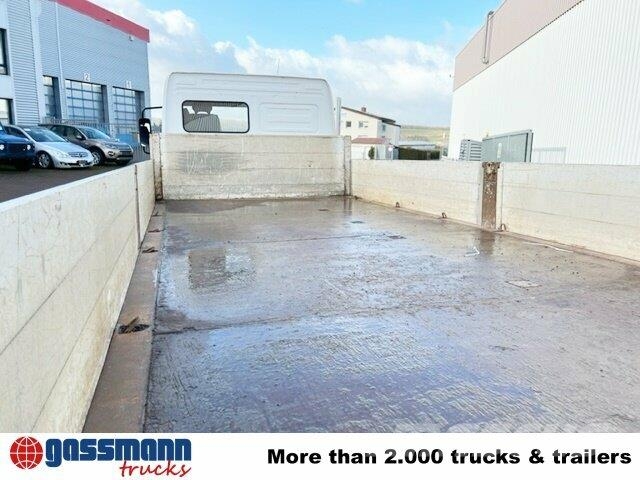 Mercedes-Benz Atego 818 4x2 Pritschenwagen/Pritschenwagen mit Seitenklappe