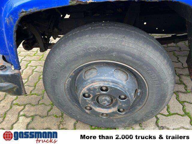 Mercedes-Benz L 407 D 4x2 Doka, Ex-THW Pritschenwagen/Pritschenwagen mit Seitenklappe