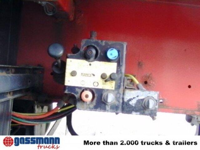 Schmitz S 01 Curtainsider semi-trailers