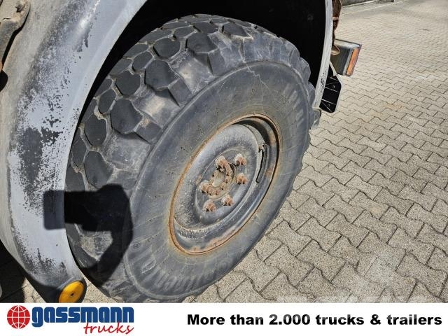 Unimog U 300 405/10 4x4, Kommunalhydraulik Další