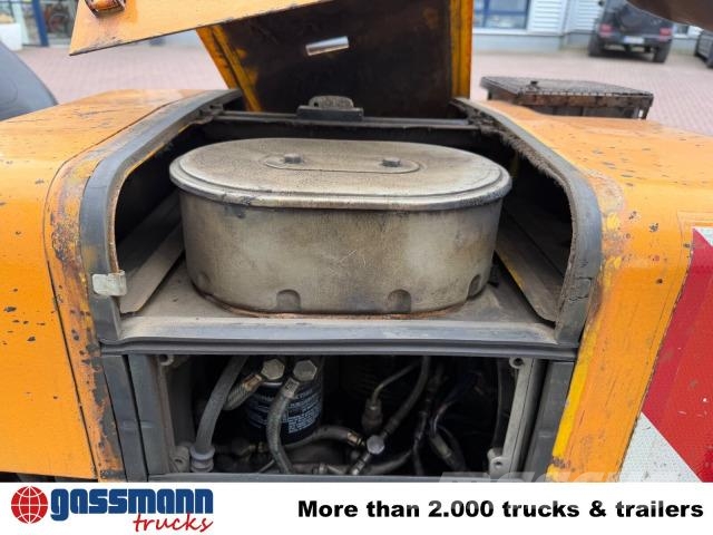 Universal 1200 S 4x2, Bitumen-/Teerspritze Muu