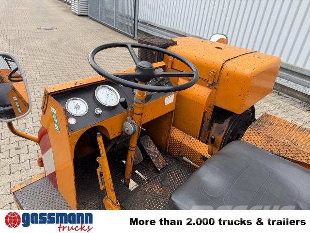 Universal 1200 S 4x2, Bitumen-/Teerspritze Muu