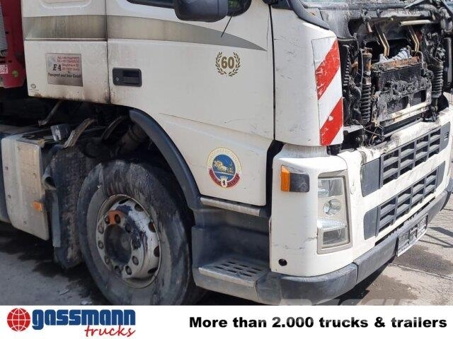 Volvo FM 380 6x4 R mit Brandschaden Camiones con chasís y cabina