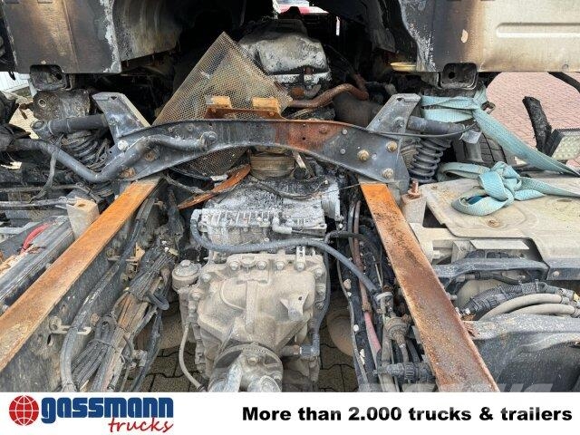 Volvo FM 380 6x4 R mit Brandschaden Camiones con chasís y cabina