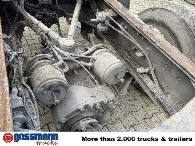 Volvo FM 380 6x4 R mit Brandschaden Camiones con chasís y cabina