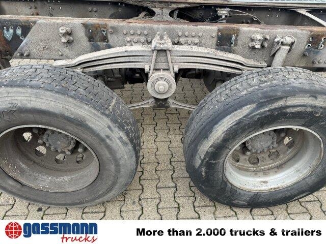 Volvo FM 380 6x4 R mit Brandschaden Camiones con chasís y cabina