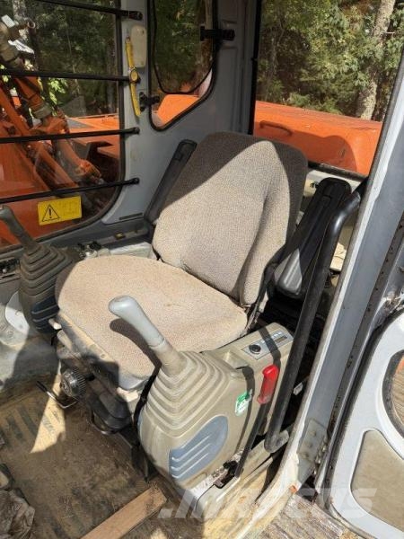 Fiat-Hitachi EX 135 Pelle sur chenilles