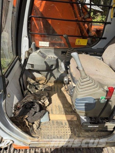 Fiat-Hitachi EX 135 Pelle sur chenilles
