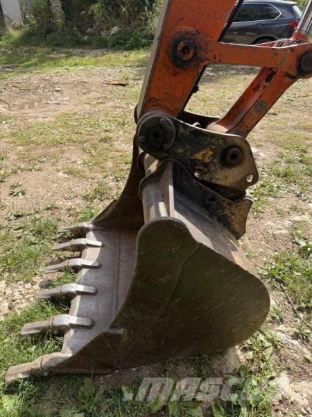 Fiat-Hitachi EX 135 Pelle sur chenilles