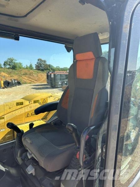 Komatsu PC118MR-8 Гусеничные экскаваторы