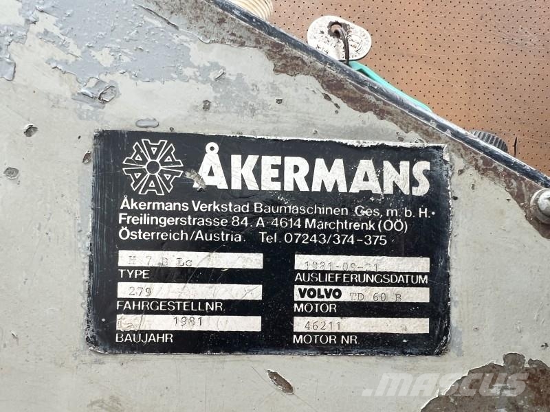 Åkerman H 7 LC Rupsgraafmachines