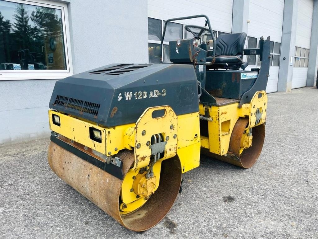 Bomag BW120 AD-3 مداحل ثنائية الاسطوانة