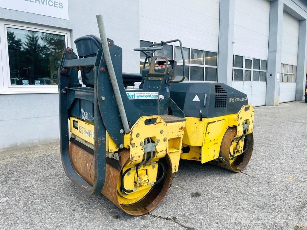 Bomag BW120 AD-3 مداحل ثنائية الاسطوانة