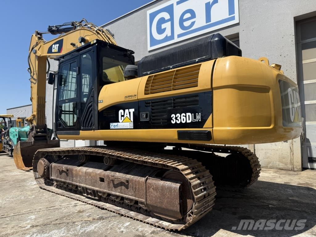 CAT 336 D حفارات زحافة